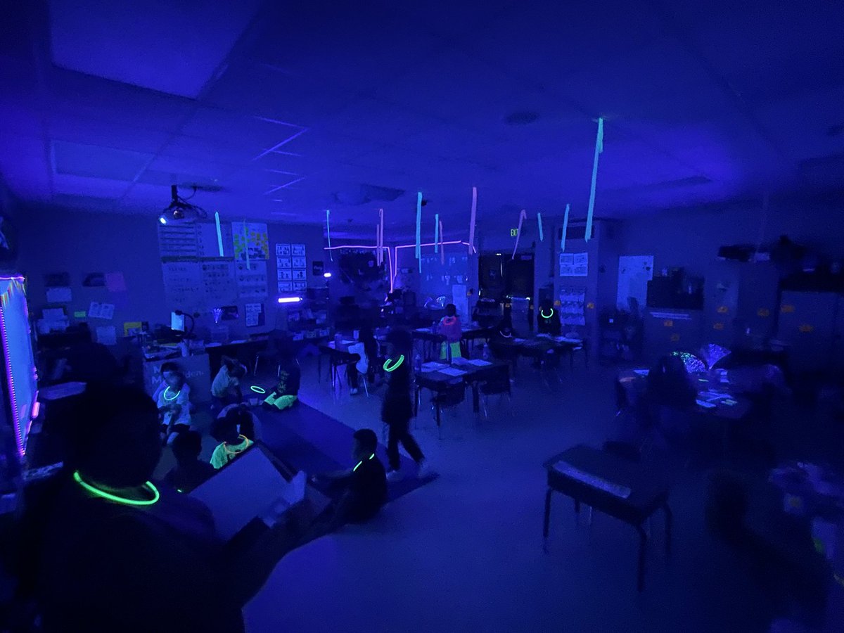 Glow day learning is the best!! <a href="/AACPS_ELD/">AACPS English Language Development Program</a>