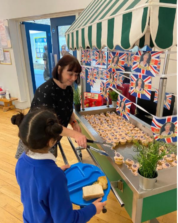 KSA_Primary's tweet photo. We’re all enjoying special tea parties for the Queen’s Jubilee today! #arkcelebrates https://t.co/0XtmH4PPwW