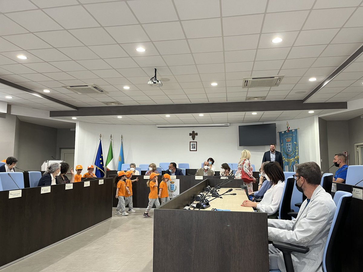 Oggi PsyPlus con <a href="/SaveChildrenIT/">Save the Children IT</a> ed il <a href="/ComunediAprilia/">Comune di Aprilia</a> ha siglato un innovativo patto di comunità educativa con le scuole, le famiglie e gli enti del terzo settore locali. Ancora un progetto importante per il benessere psicologico delle bambine e dei bambini.