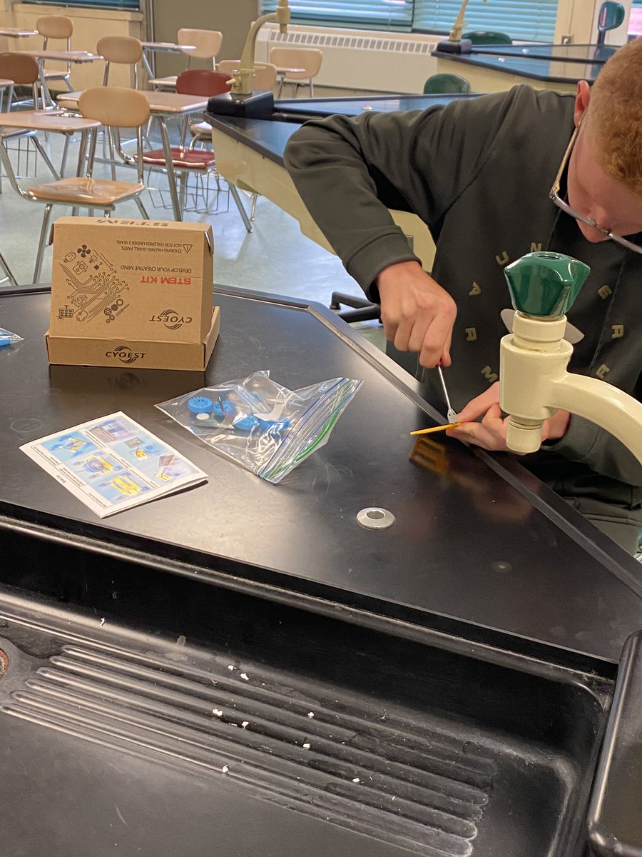 Mr_Fauci's tweet photo. Beginning to build our solar and wind powered cars ☀️🚘 #WeArePlainedge https://t.co/jiRVNkku0C