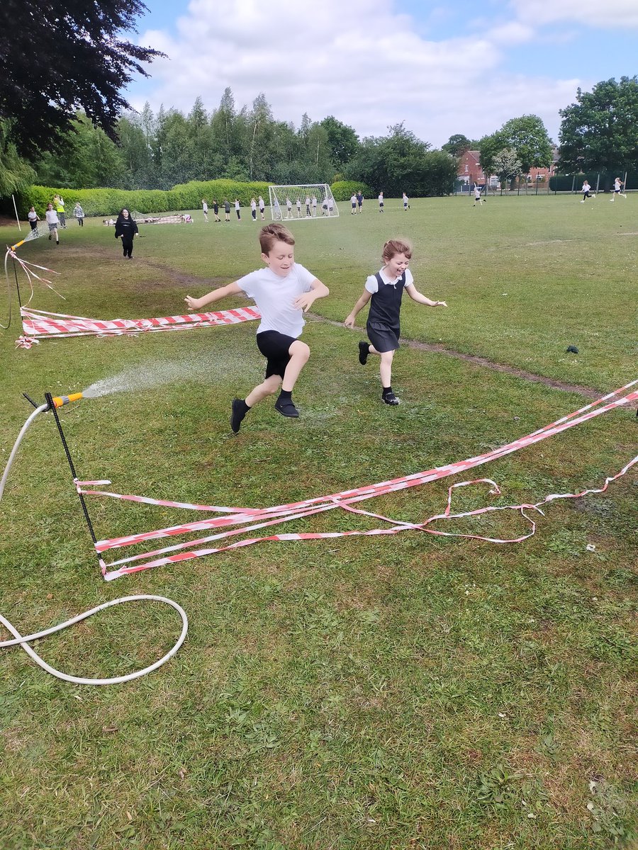 CE_Cosgrove's tweet photo. @Harts_2C and @Harts_2F LOVED running their @raceforlife obstacle course this afternoon. 
Fantastic way to end this half term -  fun afternoon had by all and lots of money raised for charity! @hartsholmeacad https://t.co/WcgZSGSRZf