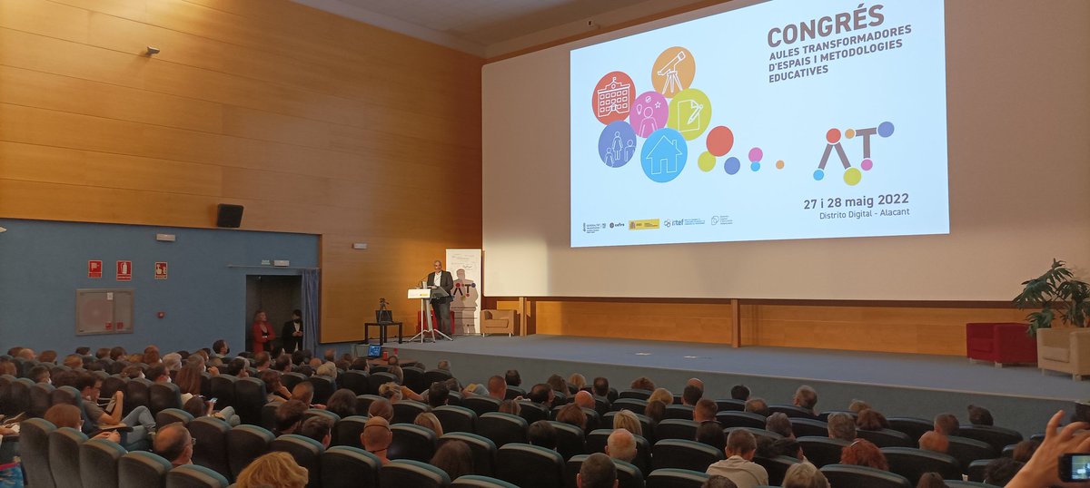 Inauguramos el I Congreso de Aulas Transformadoras de Espacios y Metodologías Educativas con ilusión y muchas ganas de hacer llegar el proyecto a todos los centros de la Comunitat Valenciana #auladelfuturo #adf_es #auladelfuturoCV #CongresAulesTransformadores <a href="/GVA_Cefire/">Formació, Innovació i Recursos per al Professorat</a>