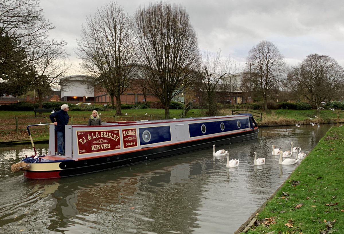 ortomarine's tweet photo. Our most traditional looking narrowboat to date, Zaniah, is a 58ft semi-trad parallel hybrid, which Trevor and Lesley have been happily cruising since November 2021.
#boatswithtech #parallelhybrid #narrowboat https://t.co/dFflEuLGCW