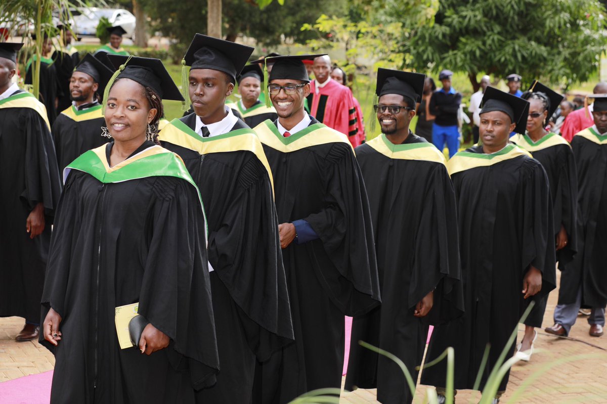 MeruUniversity's tweet photo. Congratulations to the MUST Class of 2022!

Forever Family! 

#mustgraduation #mustgraduates #meruuniversitygraduation https://t.co/8QFjNV9u6s