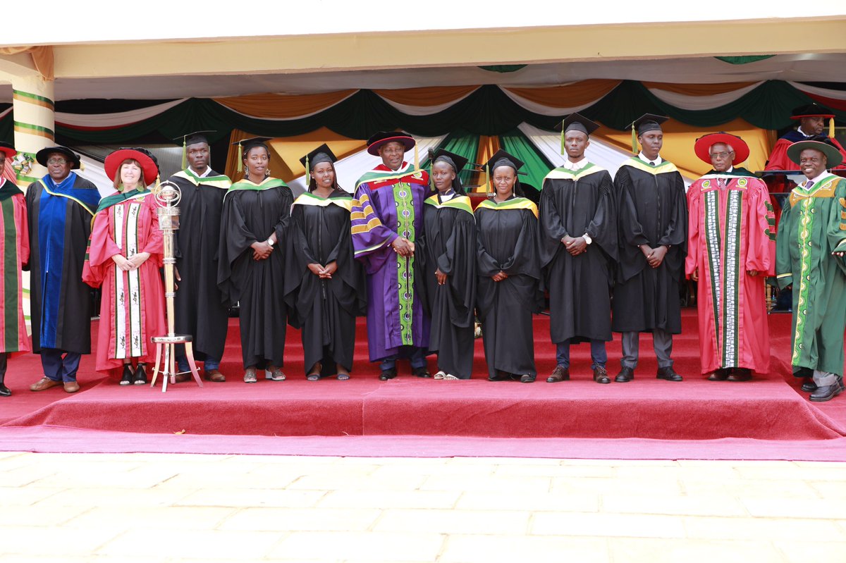 MeruUniversity's tweet photo. Congratulations to the MUST Class of 2022!

Forever Family! 

#mustgraduation #mustgraduates #meruuniversitygraduation https://t.co/8QFjNV9u6s
