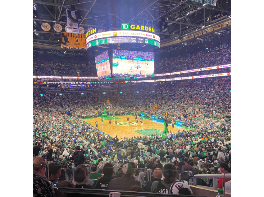 e3apts's tweet photo. Have you ever been to a Celtics game? TD Garden is less than 4 miles away from our E3 community...might be a fun date night idea ✨ #E3Apartments #AllstonMA #GreenDistrict https://t.co/vIkkXpd6kp