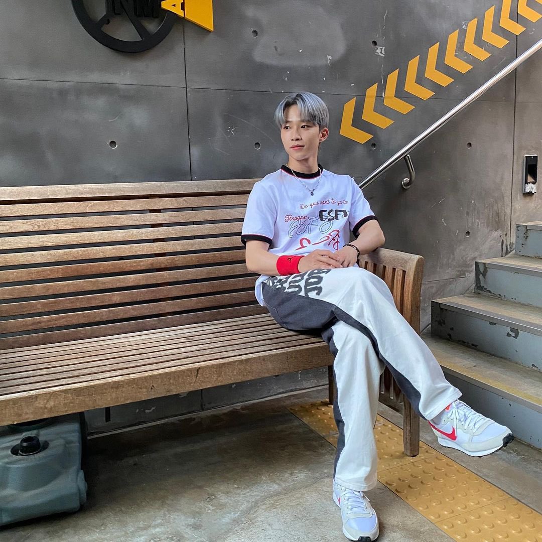 letsrollnfiaa's tweet photo. dongsung’s instagram update!

caption: encore day 1😤 n.fia is awesome🥰

#NFlying #엔플라잉 #서동성 @NFlyingofficial https://t.co/ceiBkQBip1
