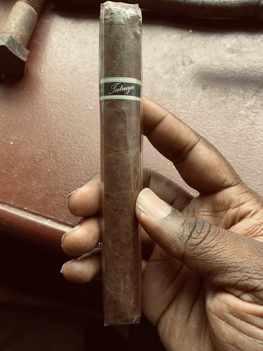 AsmrThinker's tweet photo. In case @samcrenshaw23 didn’t know. We SMOKE CIGARS on Happy Hour Friday too!!! 💨💨💨 I’m about to enjoy this NICE Tatuaje cigar to start this nice long weekend!!!  @randymac81 @TBM929 https://t.co/Oxy8Bi8Ovk