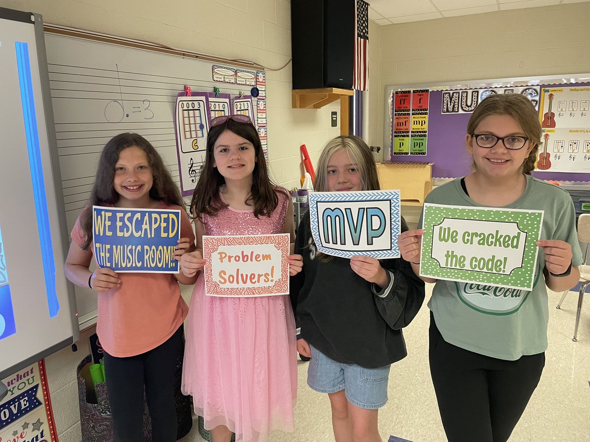 RoachMusicClass's tweet photo. They did it!!! Found the key with 2 seconds left!!😅 @MrsWengryn @SMEPolarBears @NorthernYorkSD #escaperoom https://t.co/do4BsQC6t2