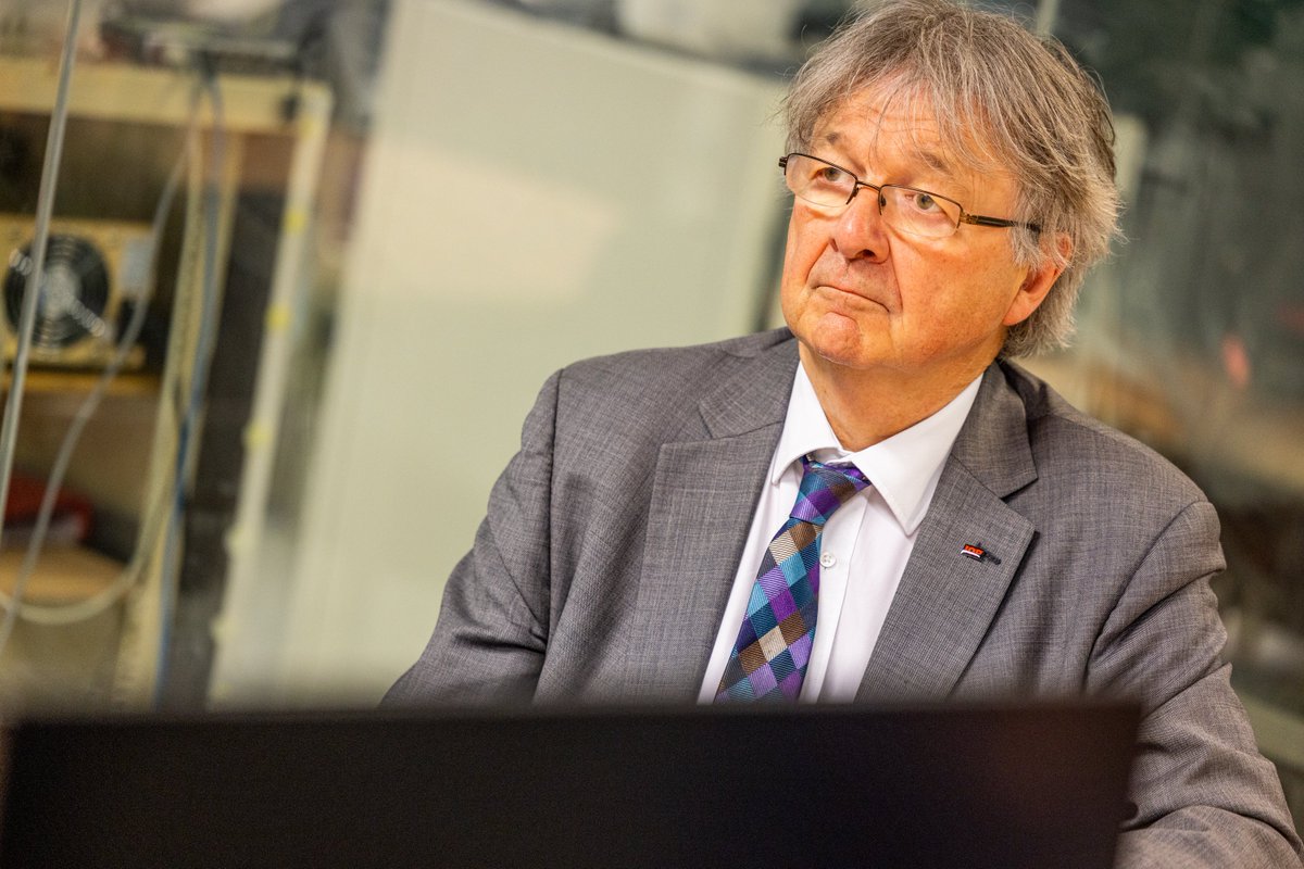 PhysicsNews's tweet photo. Just finished IOP's NI tour with visit to zero-carbon maritime project @ArtemisTechLtd in Belfast. In three days VP John Bagshaw  saw hard drive manufacture at @Seagate, lasers &amp; surface of the sun @QUBelfast and spoke to policy makers about diversity in physics @nichildcom https://t.co/k8BD814Ugy