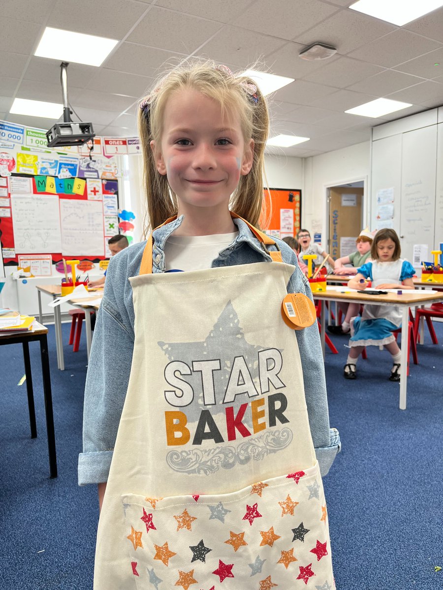 WeAreCastleway's tweet photo. Huge well done to our #PlatinumJubilee #BigCastlewayBakeOff winners! They've been presented with their #StarBaker aprons today! Huge thanks to all who took part! #BestOfBritishWeek #WeAreBakers #WeAreCastleway https://t.co/sngwXSPq8v