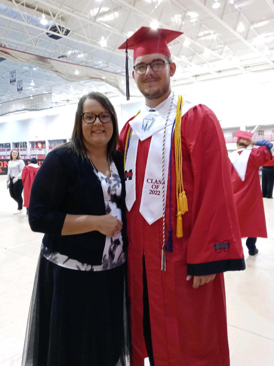 miranda39086402's tweet photo. I’m so proud of you Riley! ❤️Sissy #gcmclassof2022 https://t.co/J528Jf2rto
