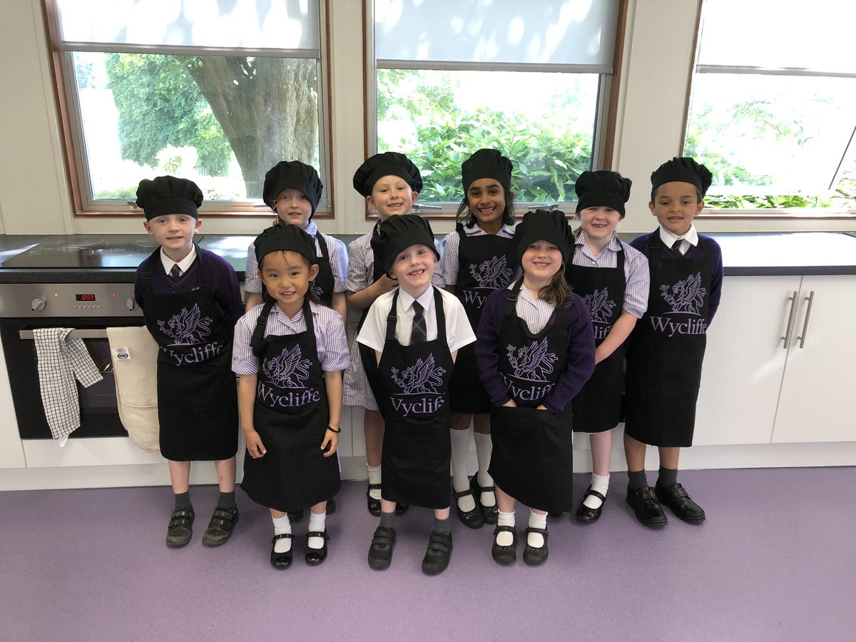 WycliffePrep's tweet photo. Food Fun Friday continues in Pre-Prep! Here are Year 1 making space rock cakes in the brand new DT kitchens here at school! Don’t they look the part!?! 🍪 🚀 https://t.co/XRX0URV5gR