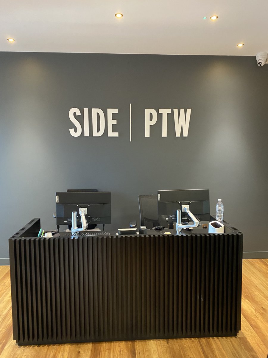 ClaireVousdenVo's tweet photo. Nice end to the week. A lovely session at Side Uk. Thanks to my lovely agents at SN Voices. #VideoGames #VoiceActing #SideUk #SunnyFriday https://t.co/gXeVL5F2gI