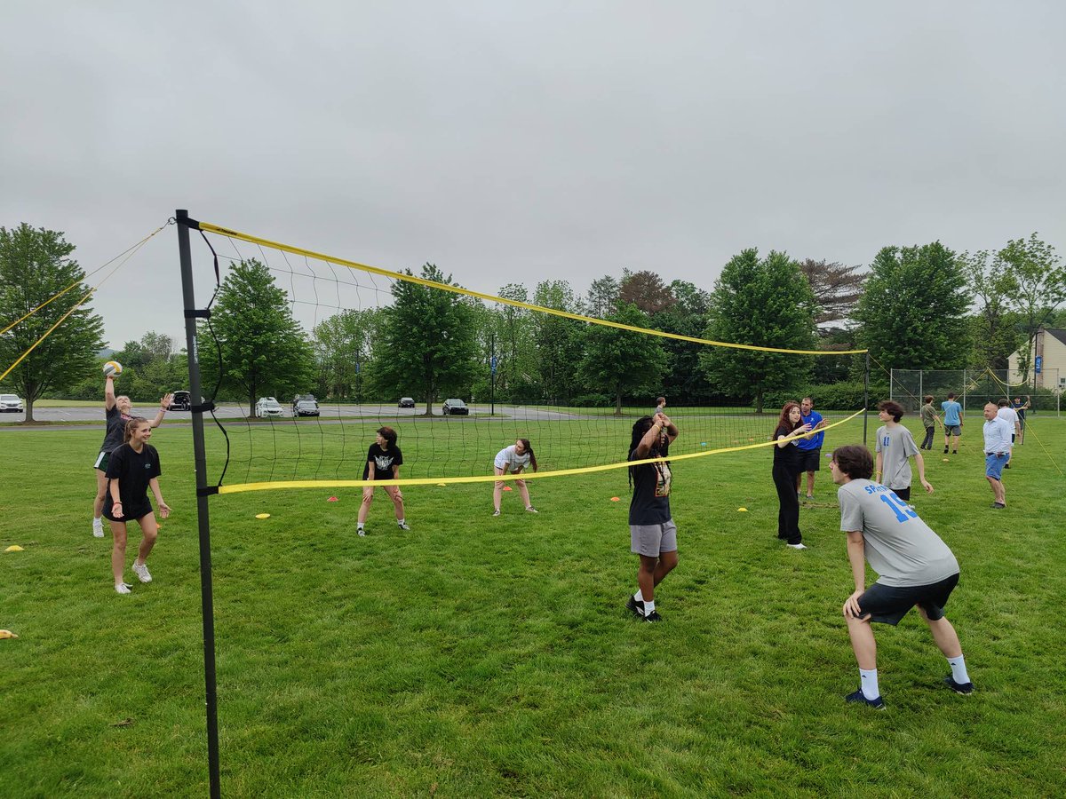 SLHSspartans's tweet photo. Field day underway at the High School today! https://t.co/DAr8AEDoFe