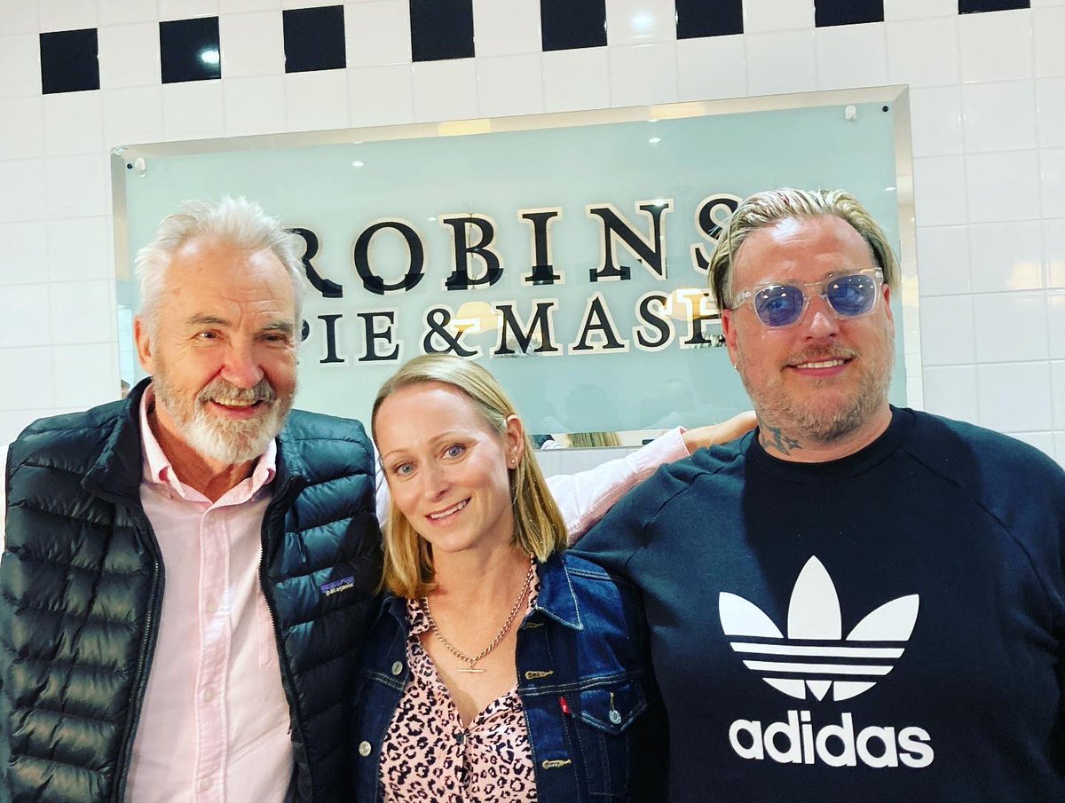 JackalorFilms's tweet image. Had a fantastic time at @romfordfilm with #OldWindows picking up 2 awards with BEST ACTOR for our @larrylamb47 &amp;amp; BEST SCREENPLAY Congrats @LauraJBayston @holbrook99 &amp;amp; @JacksMeteor @BeCoMeCast 🏆🏆🙏🏻