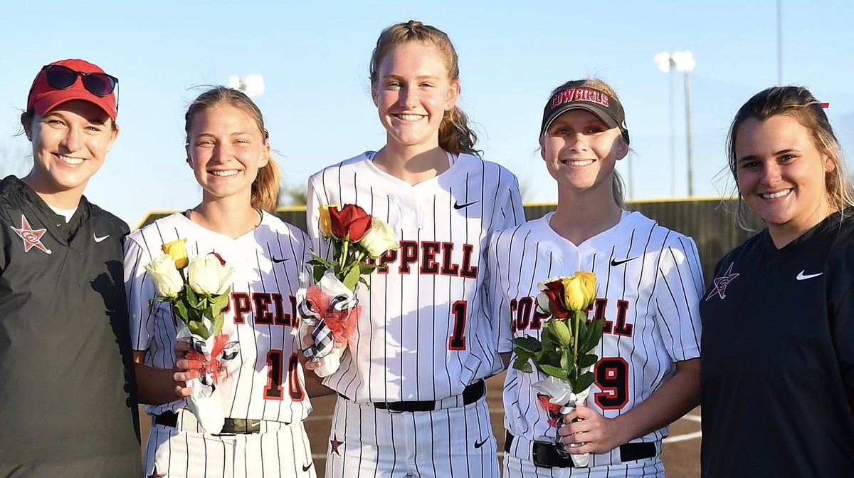 CONGRATULATIONS to our 2022 seniors who graduate tonight! We are so incredibly proud of the young women you are becoming and the bright future ahead of you. Thank you for your dedication to the program and leaving it better than you found it. 
We love you!