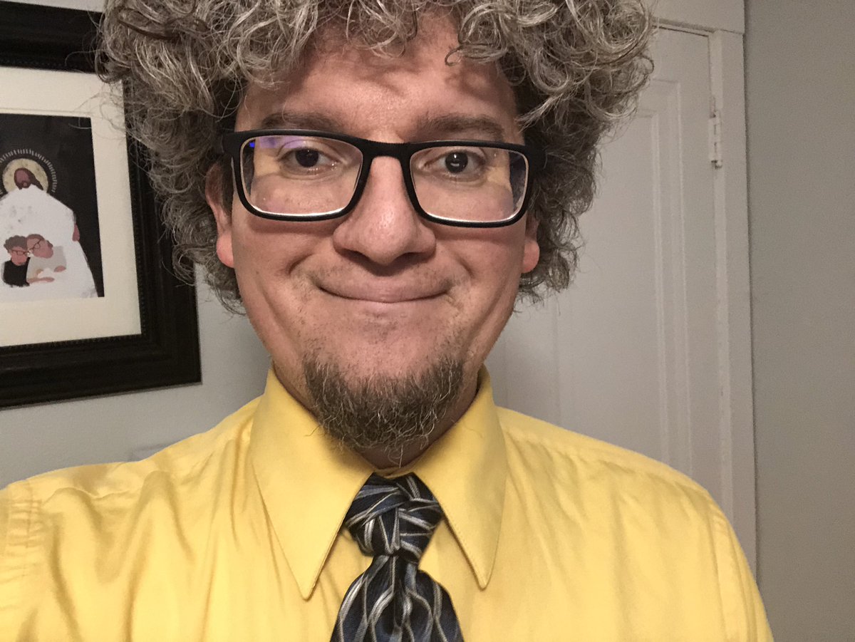 alextvalencic's tweet photo. Posting a day late, but here's my #KnottyThursday reflection: Are you familiar with the Eisenhower Matrix? What do you need to do, decide, delegate, and delay/delete? The #TrueloveKnot's four segments has me pondering this as I consider EOY tasks and begin to plan for next year! https://t.co/hPBcHdqSiQ