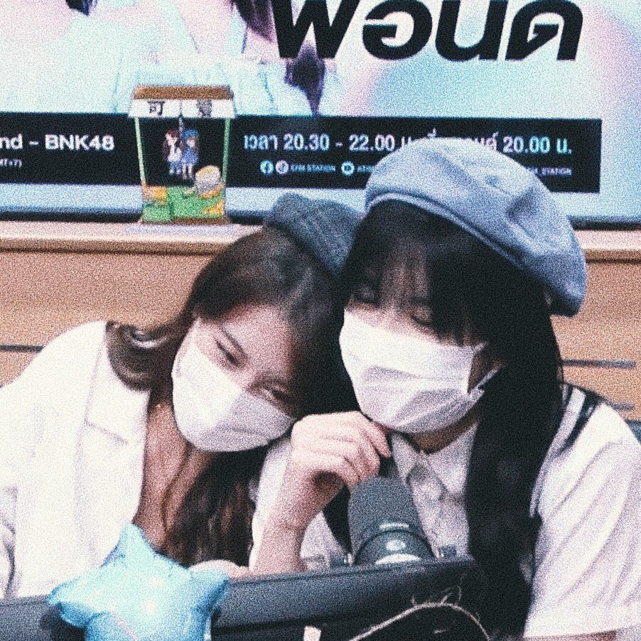 babelychu's tweet photo. คนพี่ตัวแข็งไปแล้วค่ะ เจอนักซบอันดับหนึ่งเข้าไป
#WeeFondXFANDOMLIVE https://t.co/7mrzkp658z