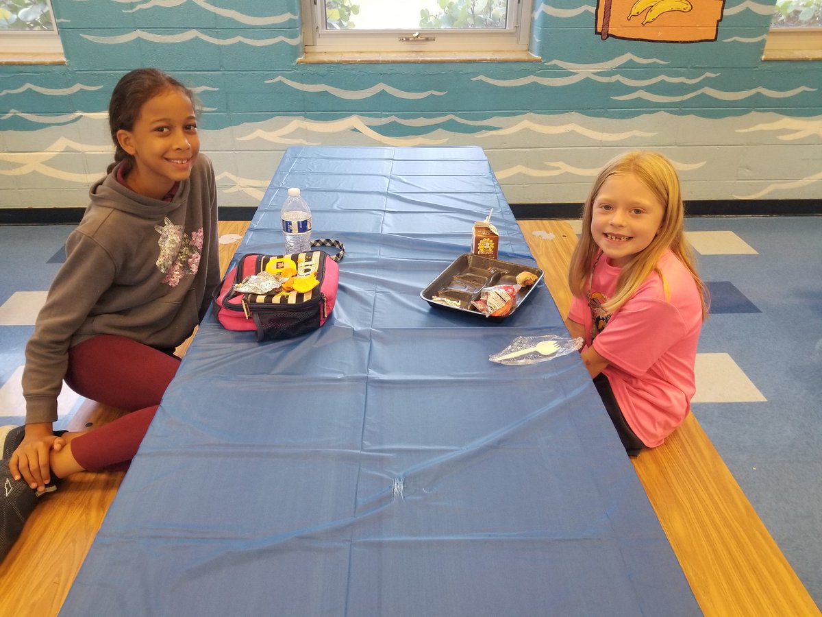 Mrs. Styra tweet media