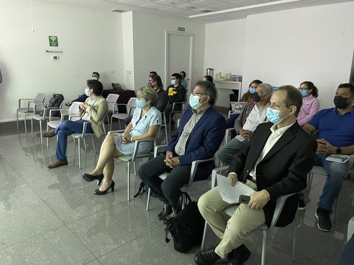 Iniciamos el seminario
Garrapatas:
Métodos novedosos en taxonomia, patógenos asociados y control inmunológico
Dr. Sergio Bermúdez (Gorgas)
Tema: Garrapatas: diversidad, ecologia, microorganismos y enfermedades que transmiten en Panamá"