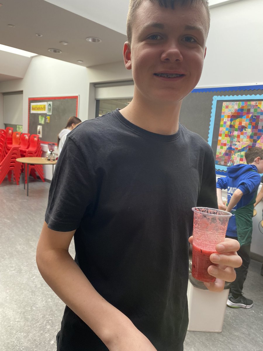 KSSFamilyLearn's tweet image. Another fun Family Learning session yesterday at @Blairdardiepri This week we played Tennis and made smoothies🎾🥤

We look forward to the next session😊

@KnightswoodSec