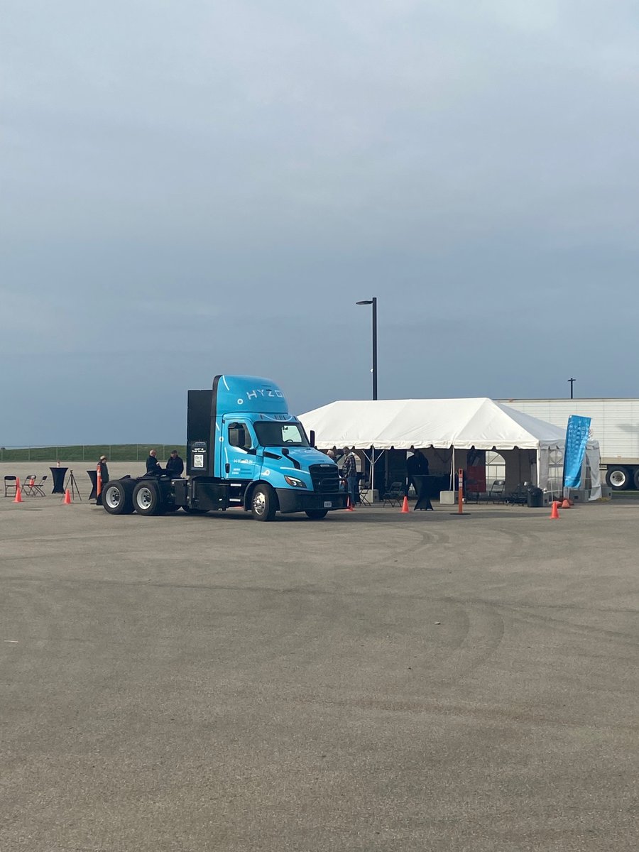 AMTA_ca's tweet photo. Up with the sun at AMTA Edmonton this morning where we're test driving with @hyzonmotors! #hydrogen https://t.co/OnY2DKOAKm