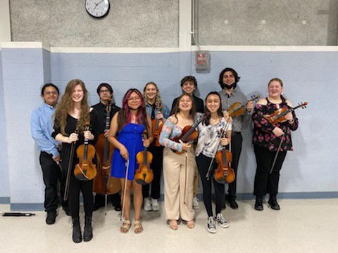 Several Jefferson Middle School alumni, who are current members of Willowbrook’s band and orchestra, performed Wednesday night at Jefferson’s graduation! 🎓 The students played beautifully and their middle school directors were so proud of the fine musicians they have become. 🎶
