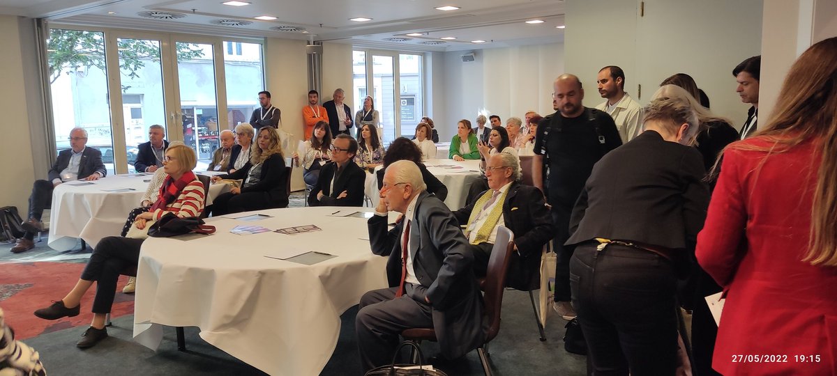 Prof <a href="/bamidis/">Panos Bamidis</a> presenting lifechamps project in @cancereu Annual Conference