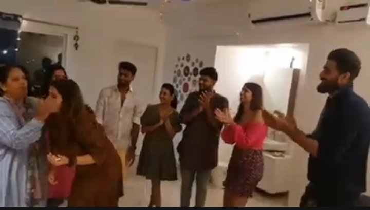 MalsDaselin's tweet photo. This frame ❤️ #touchwood😘
#eejees #jeeele #pavni #priyanka #amir #kutti #niroop https://t.co/WUWUATfif6