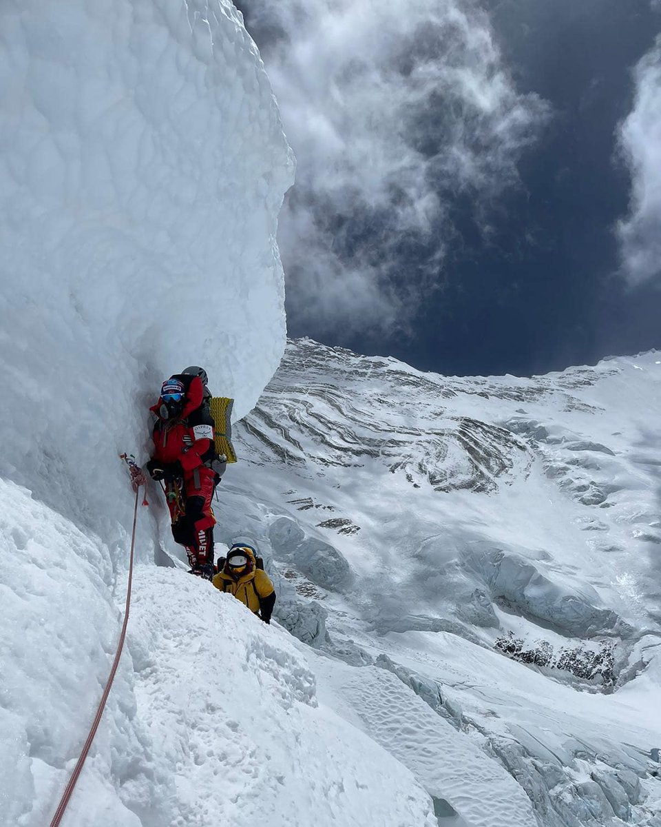 Kristin Harila Sets another record by climbing six 8,000ers in 29 days.
Read More: bit.ly/mteveresttoday
#kristinharila #makalu #climbing #mountainnews #mountaineering #mountains #mountainslovers #records
Image Source: Kristin Harila