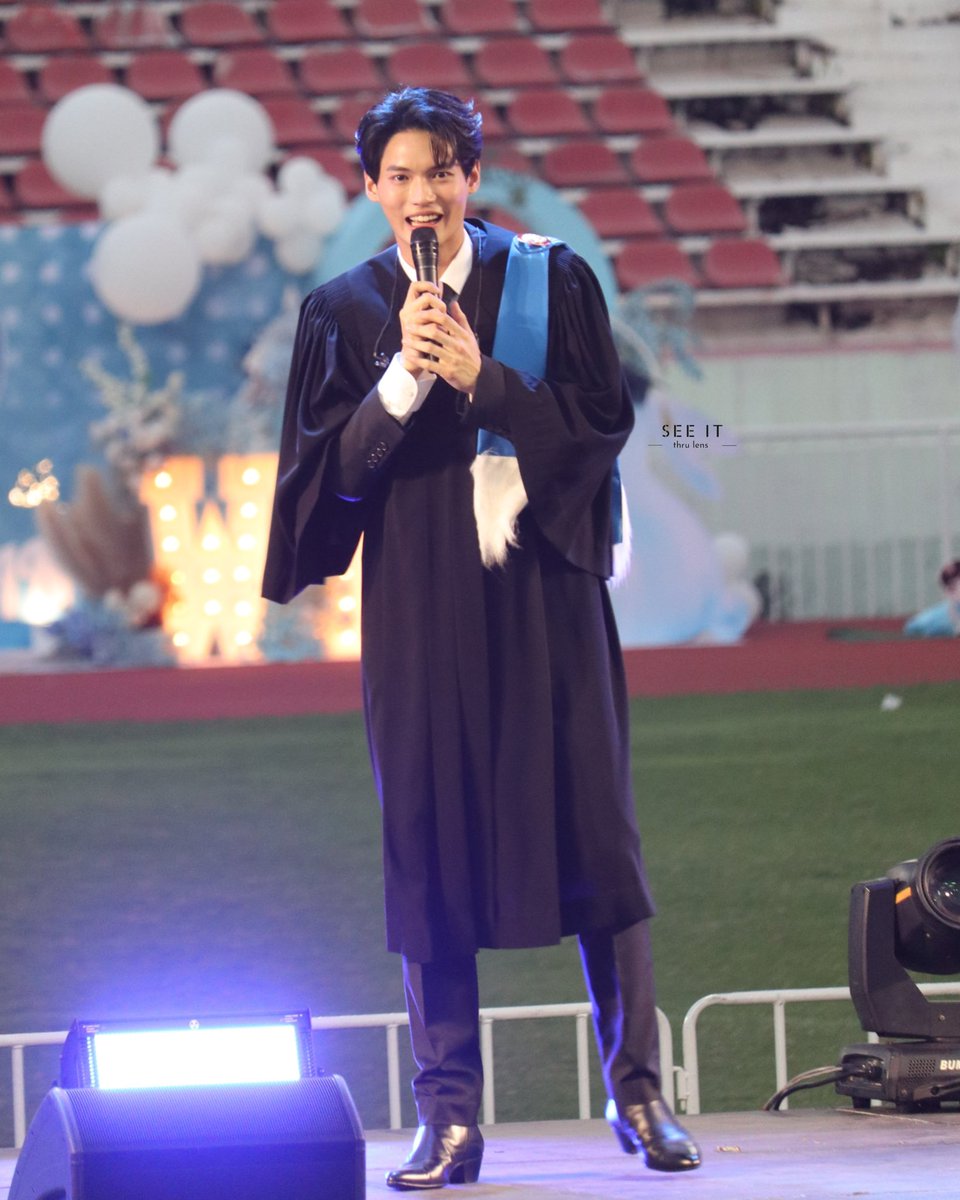 seeitthrulens's tweet photo. Happiness suits you best 💚 @winmetawin 

Thanks for your smile today and have a good night 😴

#winmetawin 
#WinGraduationDay 
#WinGraduationParty https://t.co/UhuJg6Z73O