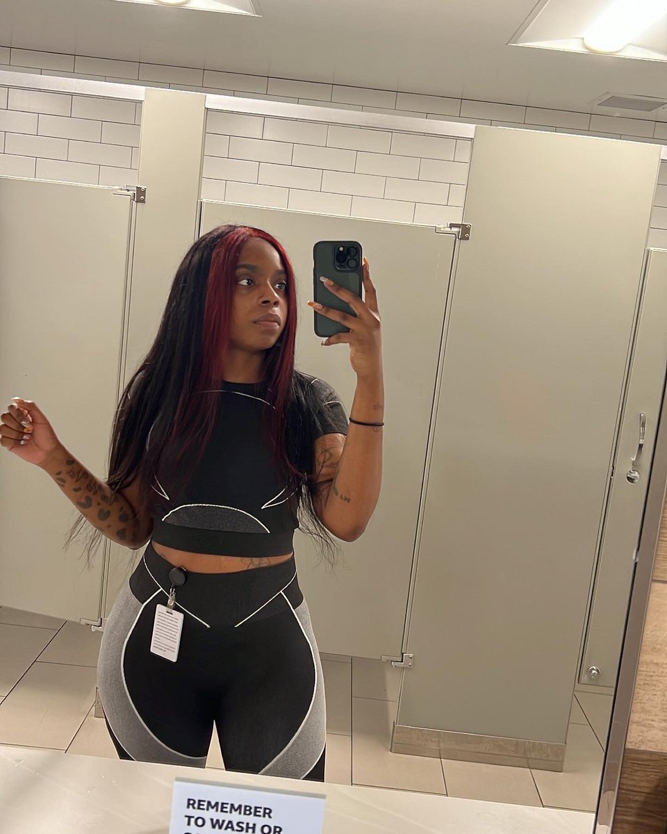 demiazure's tweet photo. The perfect set to workout in, run errands, lounge around, or just simply looking cute without doing to much ๐ฅฐ๐
We currently have 3 sets left, donโt let them sell out without getting yours !
https://t.co/cu4OAD7UIe ๐ฆ
#BlackOwnedBusiness
#demiazure https://t.co/EJGJkFnoUL