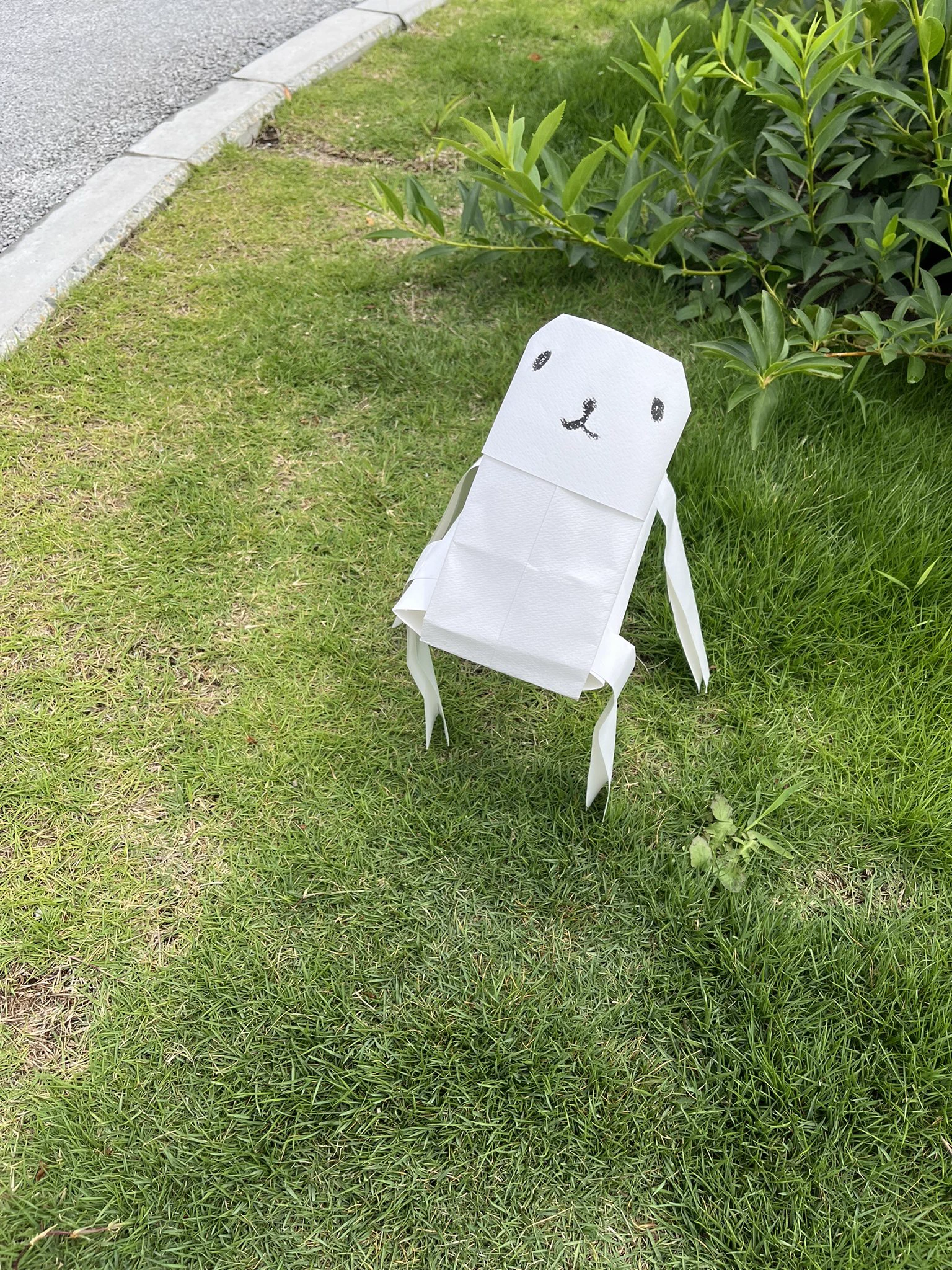 何とも言えない表情とフォルムが可愛い！図工の授業で作ったというアルパカの写真が話題に！