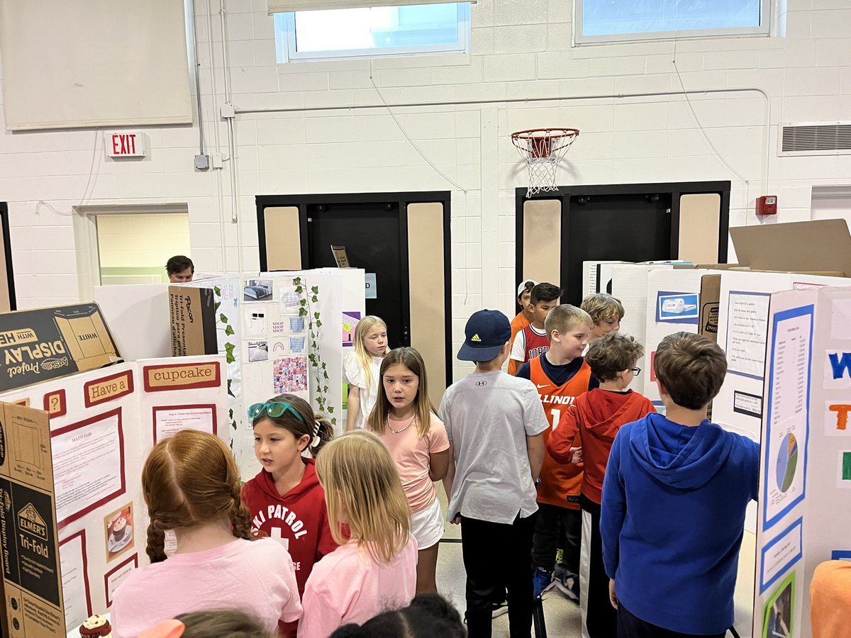 JMilesClass's tweet photo. Thank you for visiting our math fair!  The third graders are already thinking about their future projects.  @cherokee3miller @cherokee3A @Mrs_Freibrun #cherokeeinspires #findingjoy67 https://t.co/KUDwtwPCC7