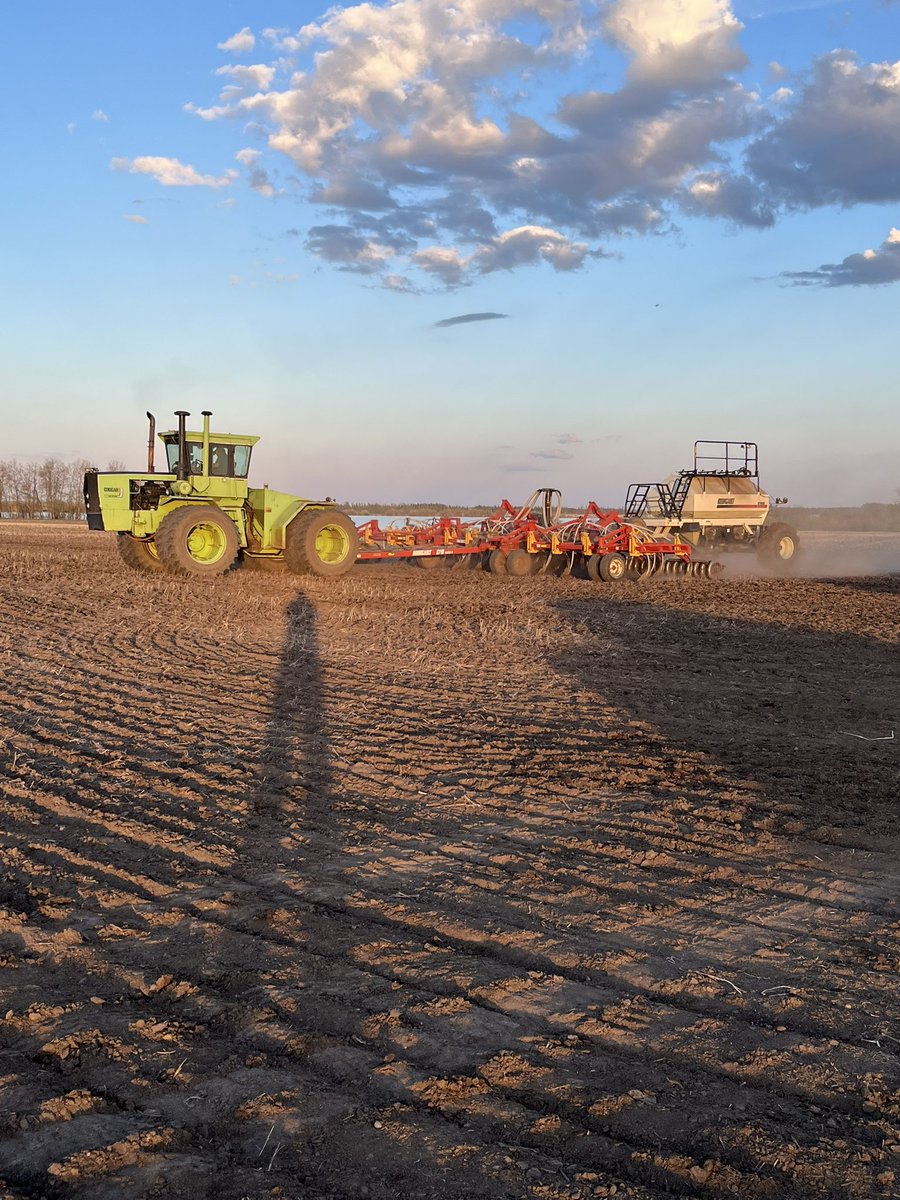 GeneEnderson's tweet photo. Finally able to put some seeds in the ground @BourgaultAg #plant22 https://t.co/8Og5dgy0Sb