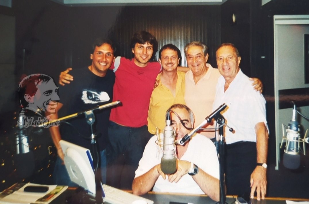 Lunes 27 de Mayo de 1997. Hoy se cumplen 25 años del comienzo del programa de radio "La Hora de Bilardo" Más de 20 temporadas al aire, más de 5000 programas emitidos.
Este clásico de las 11 de la noche merece un HILO...

#BilardoEterno