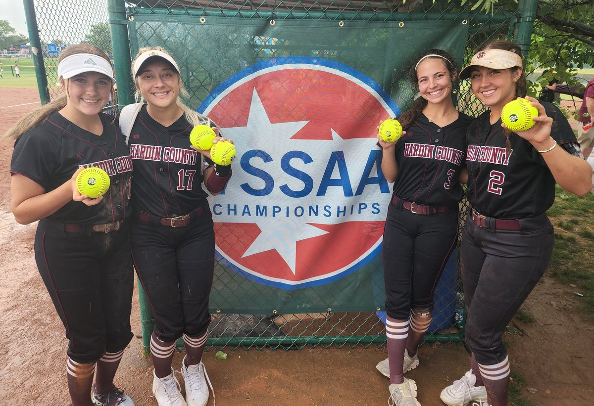 HISTORY MADE AGAIN! Not only has this team won 2 games so far in State, but they have set a new State RECORD! The previous record for homeruns in a game was 4 set in 2013. These 5 HOMERUNS have now placed HC on top in the record books!!! Keep making history girls!!! 💣💣💣💣💣