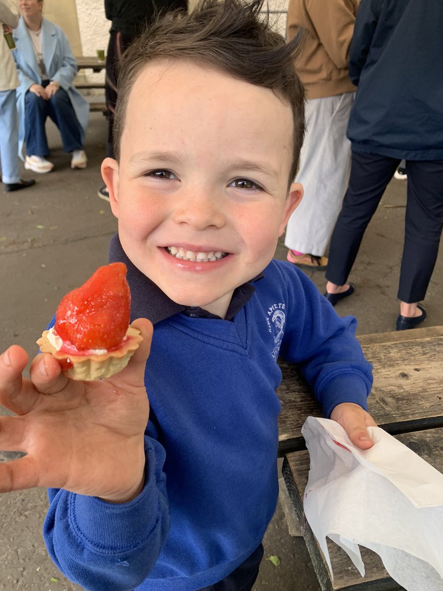 Kelvinside1878's tweet photo. Wonderful to see so many parents at the PTA Strawberry Tea this after. Pupils loved seeing the return of the tuck shop! #KAcommunity #KAPTA https://t.co/vinoesdzFy