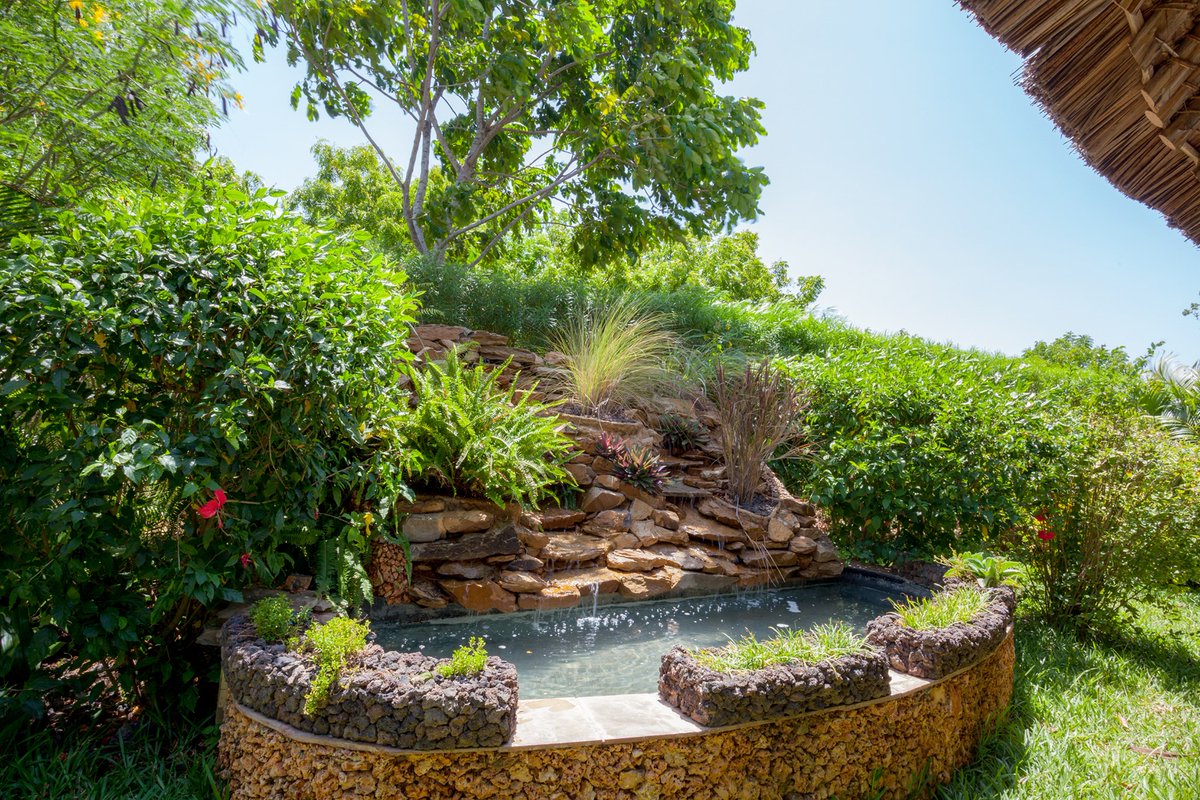 Holiday Finder tweet media