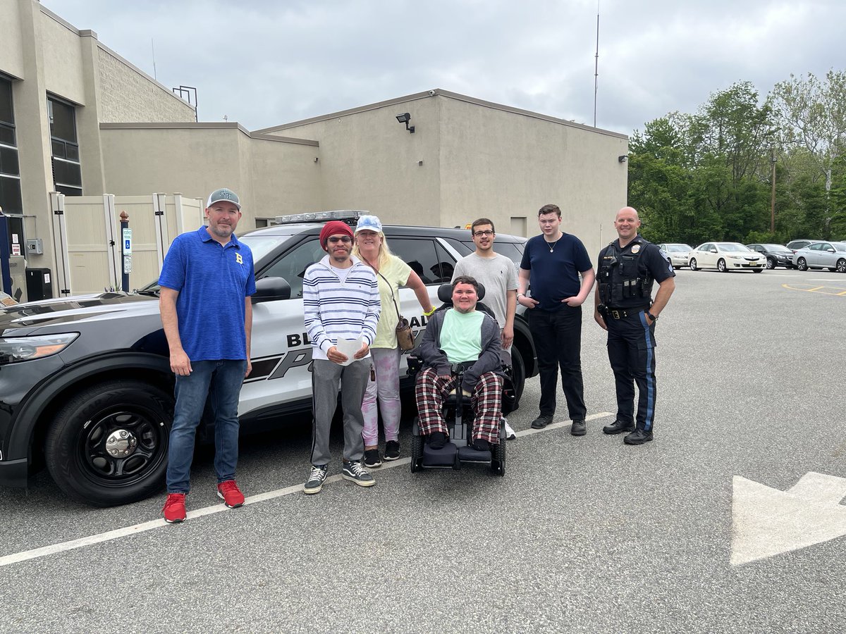 Basketmomma7's tweet photo. Thanks to Sgt Fatzer for showing us around the station and answering our questions. 🖤💙
#firstresponders #communityawareness #ittakesavillage
#transitioneducation #thankyou https://t.co/ppgjdU8ojV