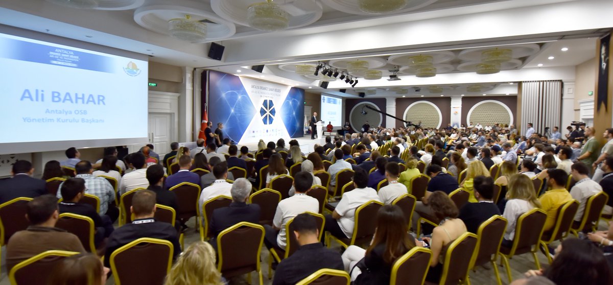 AntalyaOSB's tweet image. Etkinliğin &apos;Büyük, Güçlü Türkiye&apos; imajının bilim ve teknolojiyle desteklenmesi için önemli bir kıvılcım olduğunu söyleyen Başkan @aalibaharr, &quot;Önünde sadece fotoğraf çektireceğimiz projeler yapmıyoruz. Fotoğraf çektirme projelerini sevmiyoruz&quot; dedi.