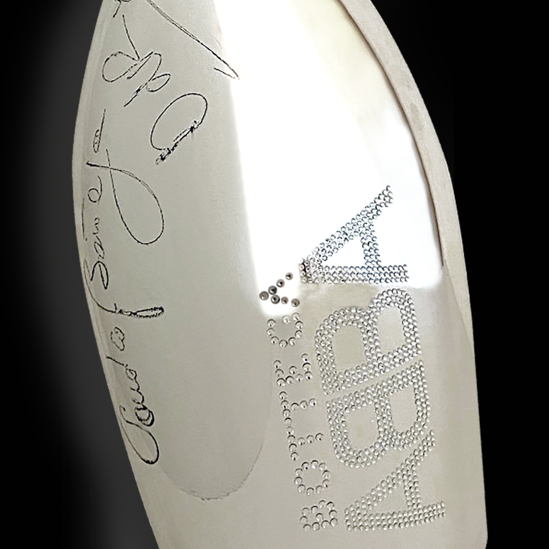 Bottega SpA (@bottegaspa) on Twitter photo On May 26, the brand new #ABBA Arena was inaugurated in London and <a href="/ABBAVoyage/">ABBA Voyage</a> has began!
On the opening day, a special 3-litre Jeroboam Bottega, with crystals reproducing the ABBA inscription, was uncorked and #Bottega #Prosecco will be continuously available in the Arena. On May 26, the brand new #ABBA Arena was inaugurated in London and <a href="/ABBAVoyage/">ABBA Voyage</a> has began!
On the opening day, a special 3-litre Jeroboam Bottega, with crystals reproducing the ABBA inscription, was uncorked and #Bottega #Prosecco will be continuously available in the Arena.