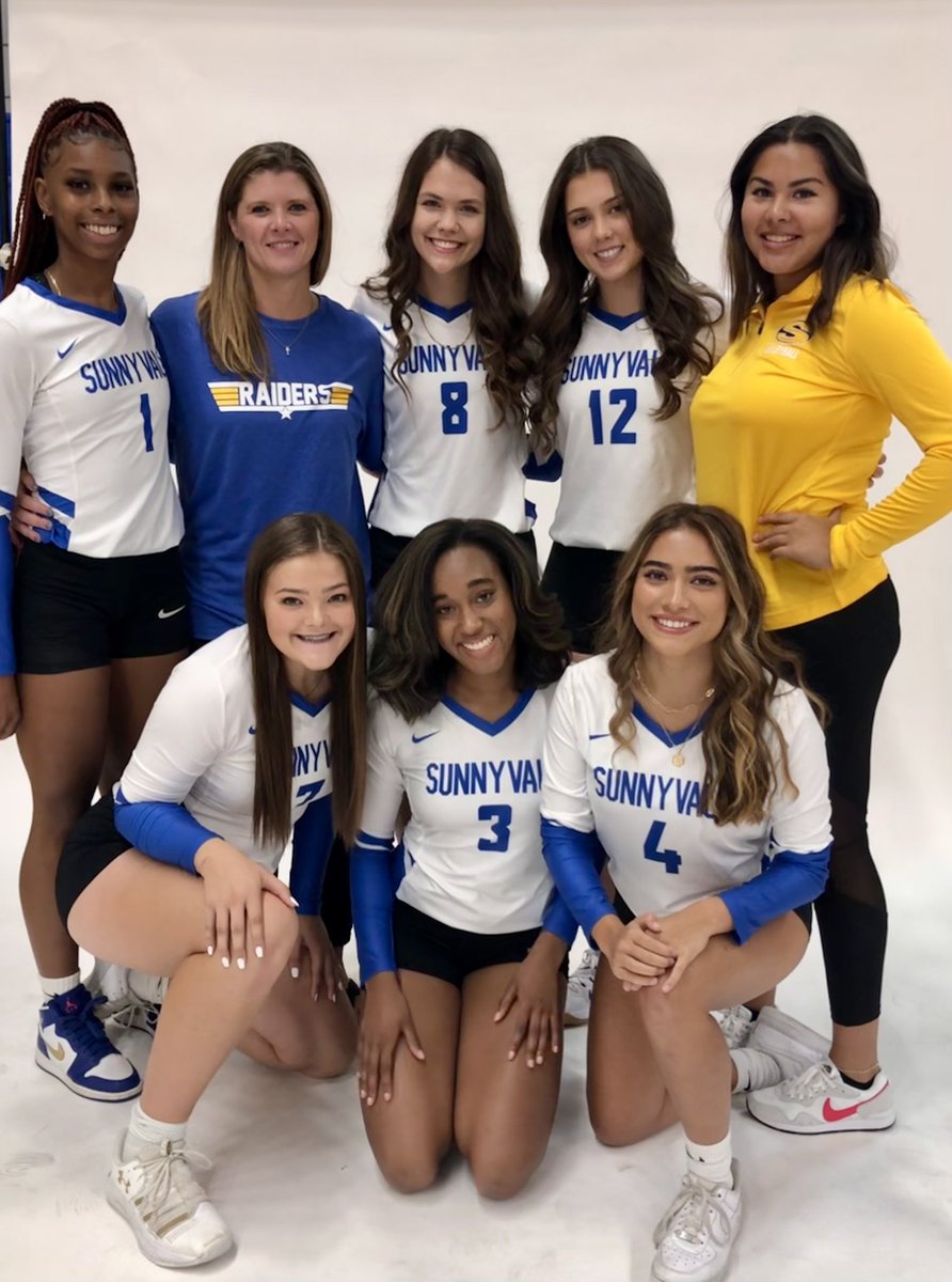 Congratulations to the Senior Class of 2022! 🏐💙💛