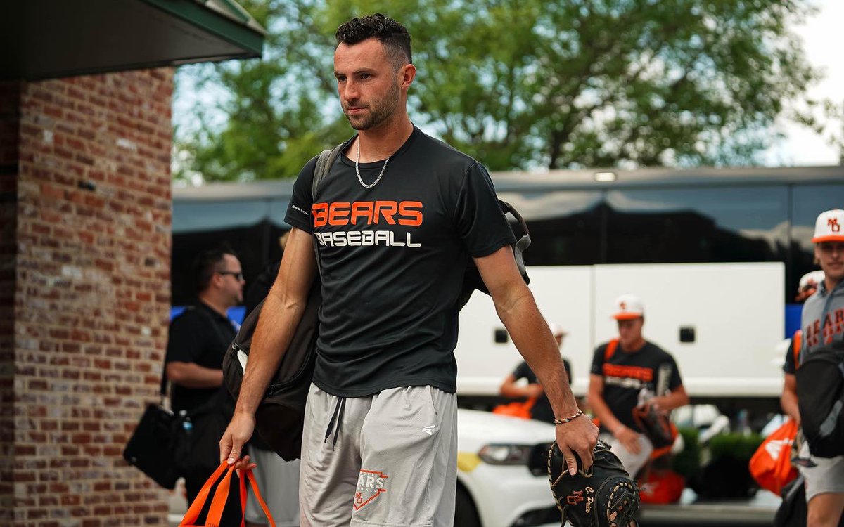 MercerBaseball's tweet photo. The Bears have arrived 

#WinnersWin | #RoarTogether https://t.co/CoGJsnvt0Y