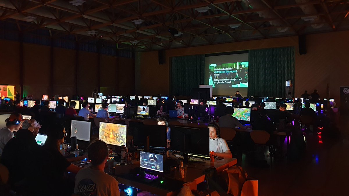 YannicInPanic's tweet image. Todays stream will be on a LAN-Party! Come and ask questions and have fum!
twitch.tv/yannicinpanic

#eevent #lanparty #twitch