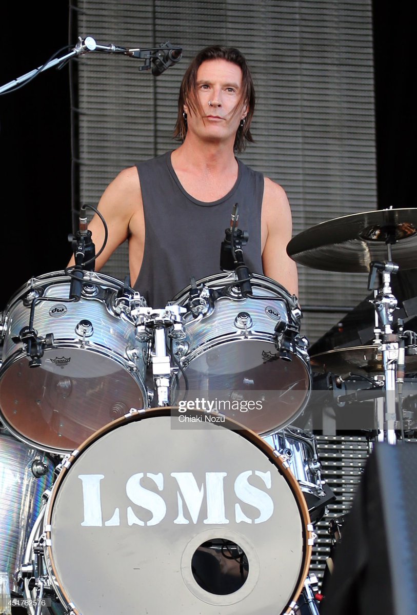 daily_grunge's tweet photo. happy birthday sean kinney https://t.co/2ojL4UOfSc