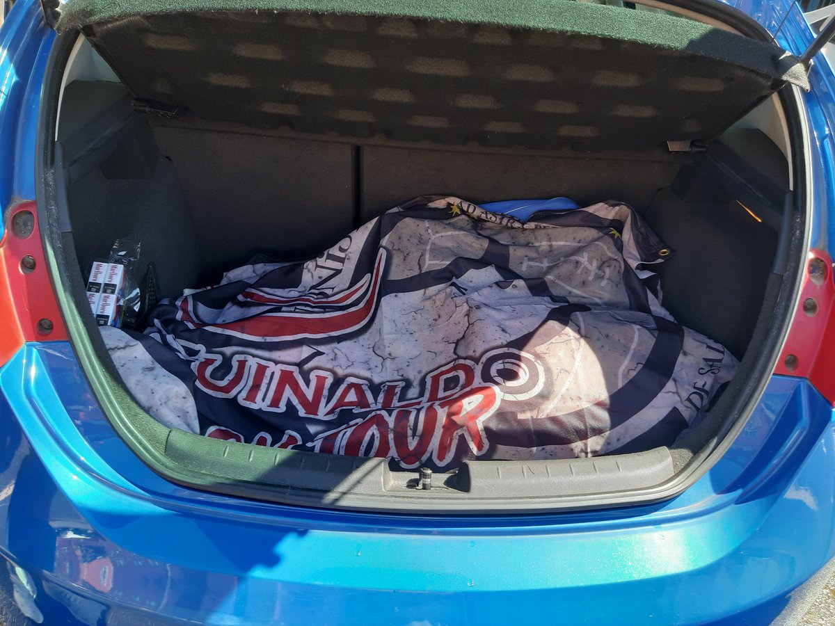 FrizzanteFans's tweet photo. Buah neno, estos chuzas se dejan de caralladas y tiran para A Coruña, que se nos calientan las estrella galicia y se nos enfría el pulpo a feira (afora el último).

@RCDeportivo vs @UnionistasCF    una muvi del mil

(Vamos practicando el koruño por el camino)

#FZZ #VivaMaríaPita https://t.co/vMIcQ4Cxqd