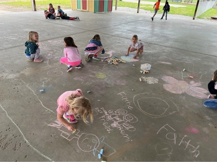 MesickSchools's tweet photo. Today Mesick Elementary students are getting a little reward for doing such a great job of showing our core values of Self-Control, Responsibility, Honor, and Determination.   Kindergarten and first grade enjoyed a chalk and bubbles party. https://t.co/kQNpukMqHT