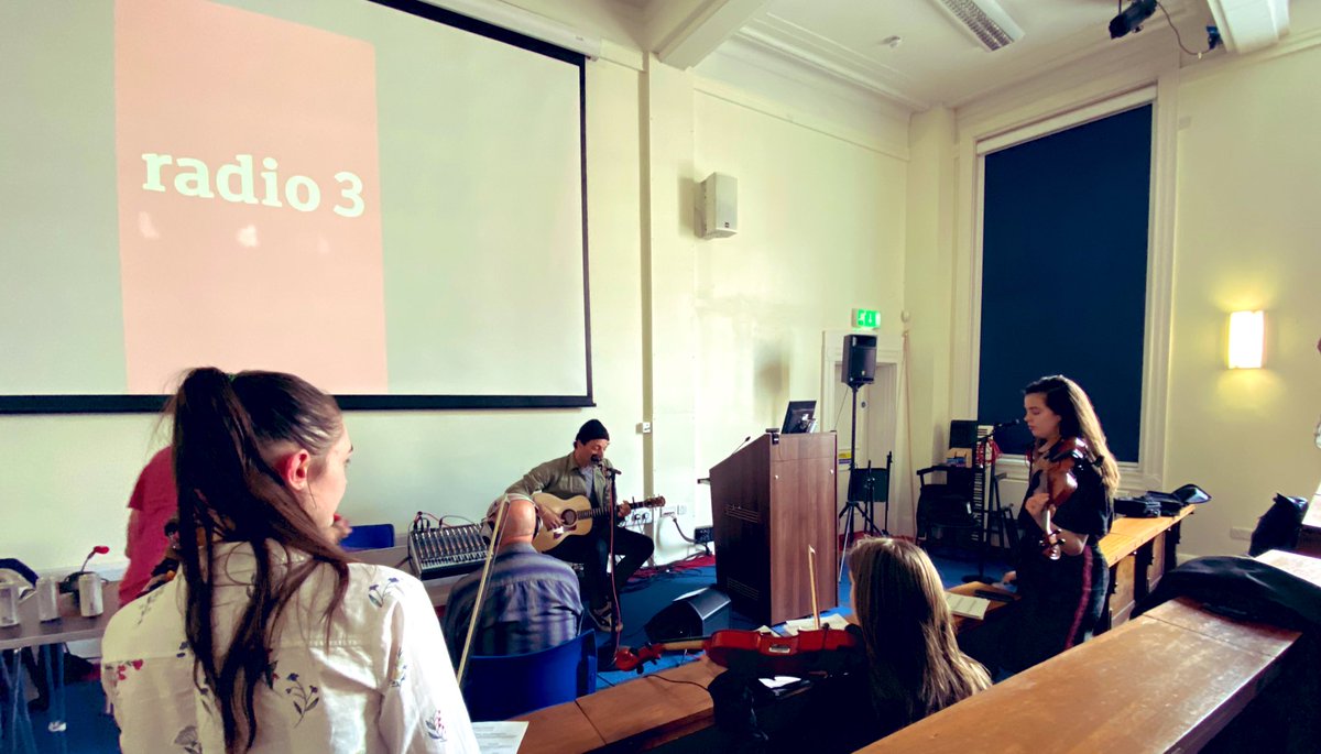 🇬🇧 Hoy, Turbo 3 desde Liverpool 🇬🇧 Te ofrecemos un programa especial desde <a href="/LIPALiverpool/">LIPA Liverpool</a> con entrevista y actuación de <a href="/LAtheband/">L.A.</a> y <a href="/TheMysterines/">the mysterines</a>. A las 17.00 h. en <a href="/radio3_rne/">Radio 3</a> <a href="/aieartistas/">AIE Soc. de Artistas</a>